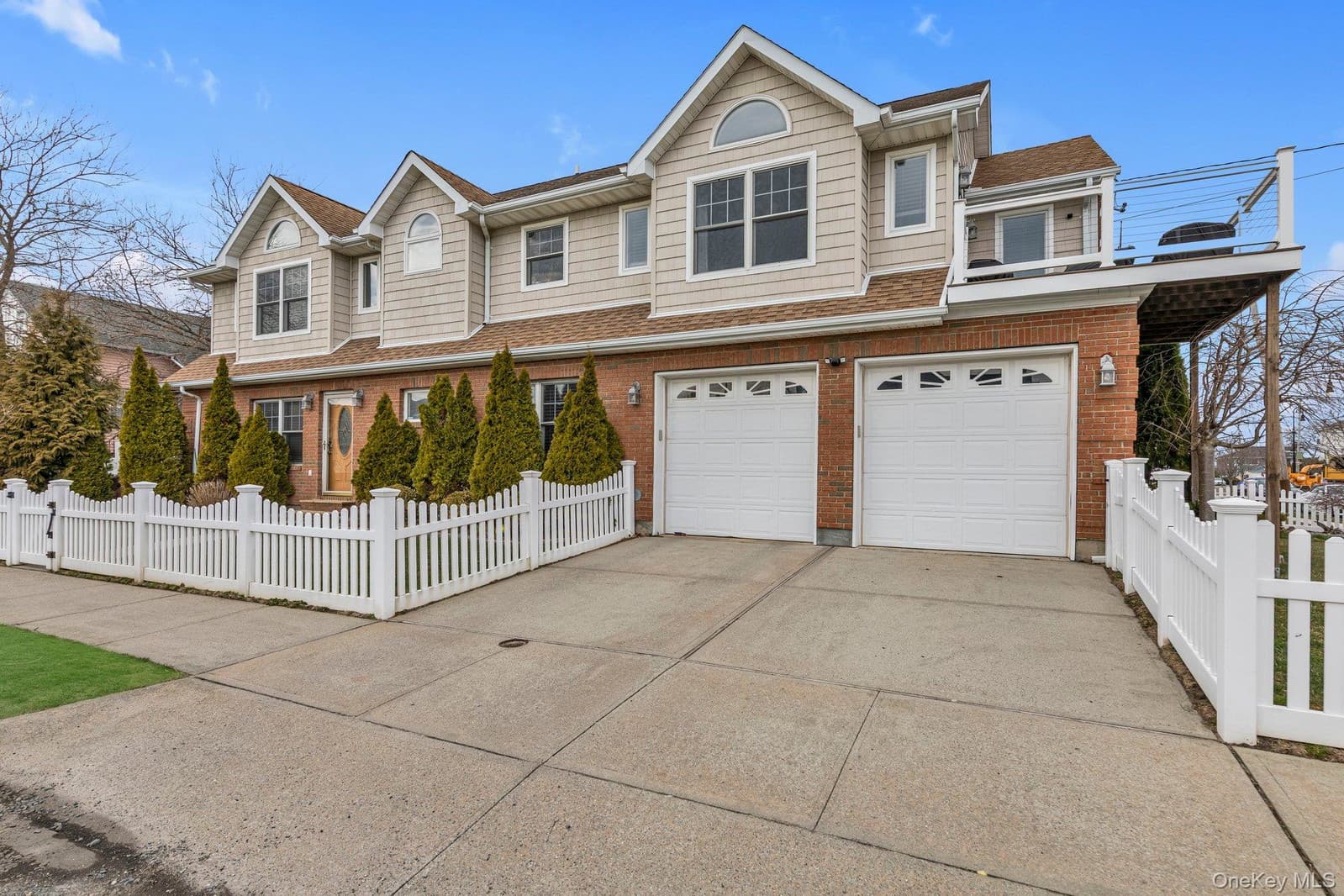 703 Neptune Blvd, Long Beach, NY 11561 property exterior